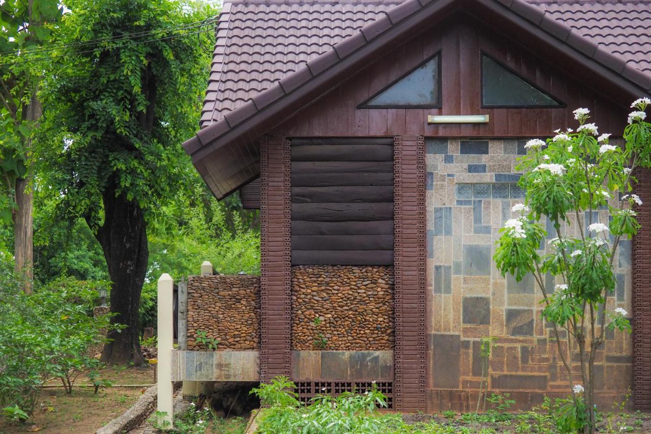 Ratmanee House Hotel Kanchanaburi Exterior foto