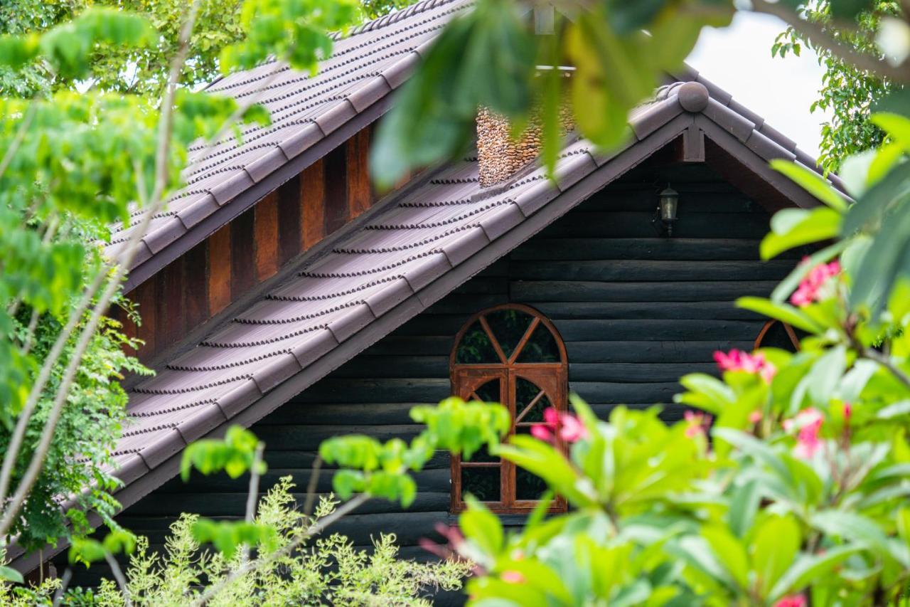 Ratmanee House Hotel Kanchanaburi Exterior foto