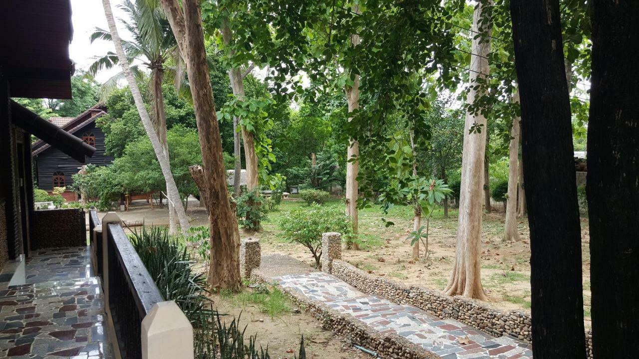 Ratmanee House Hotel Kanchanaburi Exterior foto