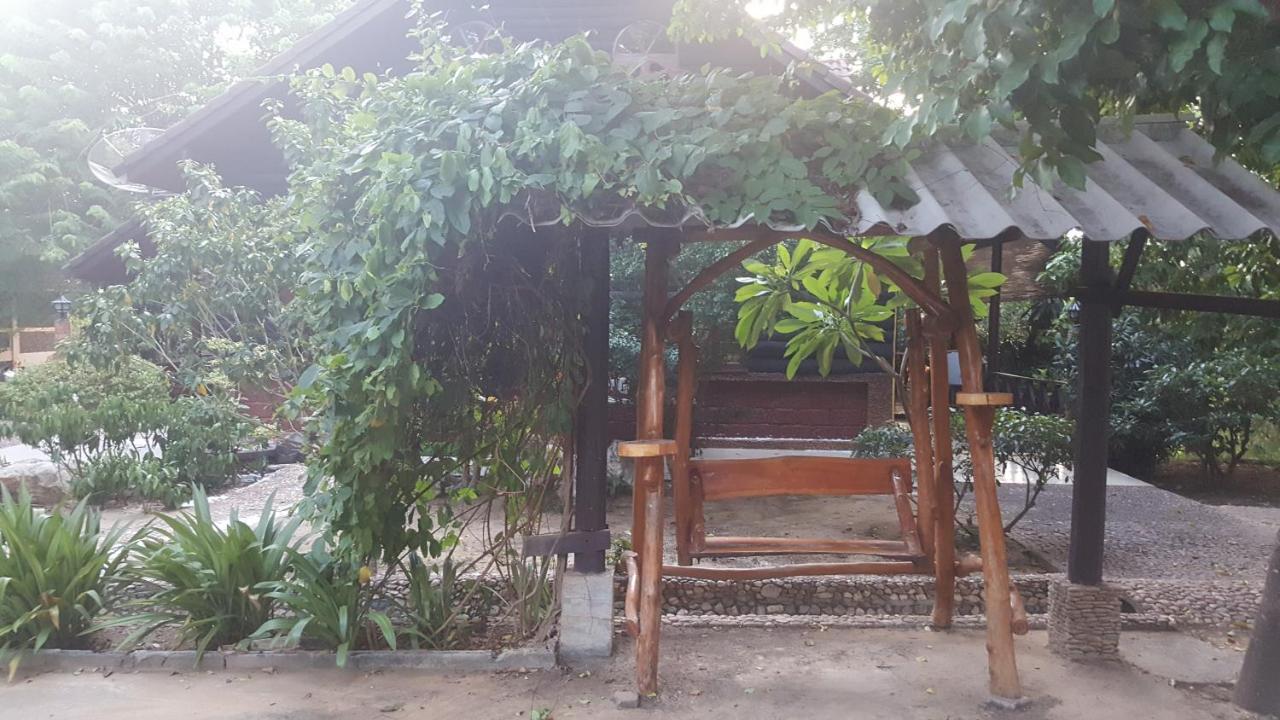 Ratmanee House Hotel Kanchanaburi Exterior foto